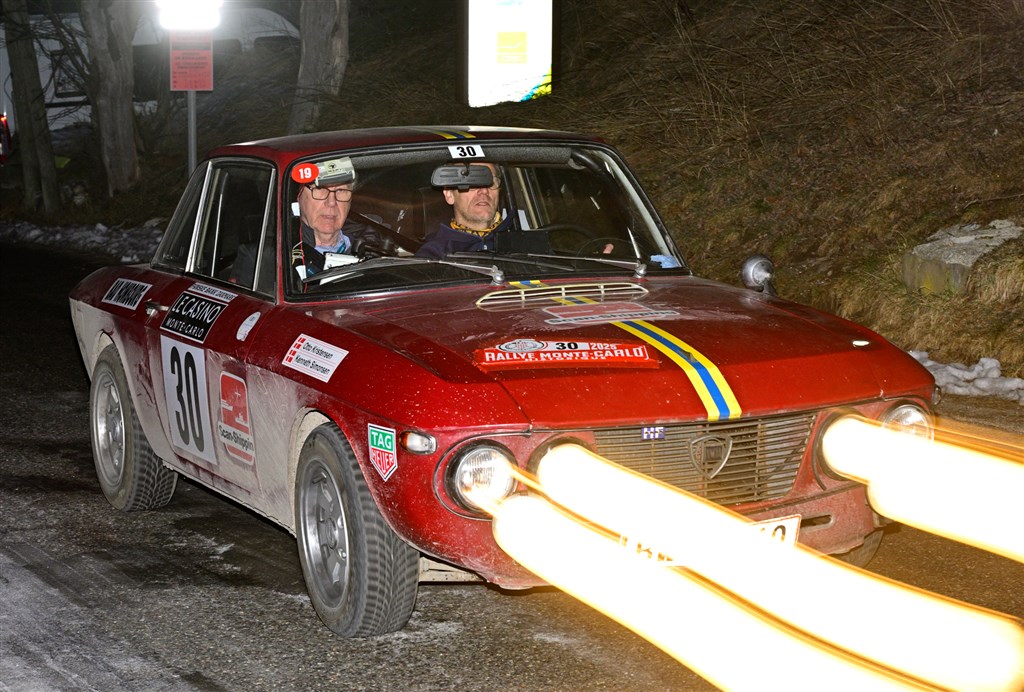 Kenneth Kruse Simonsen og Otto Kristensen i Lancia Fulvia 1.3 HF fra 1968 blev nr. 15 i Rallye Monte-Carlo Historique. Her er de på toppen af Col de Turini.
(Foto: Michael Eisenberg)